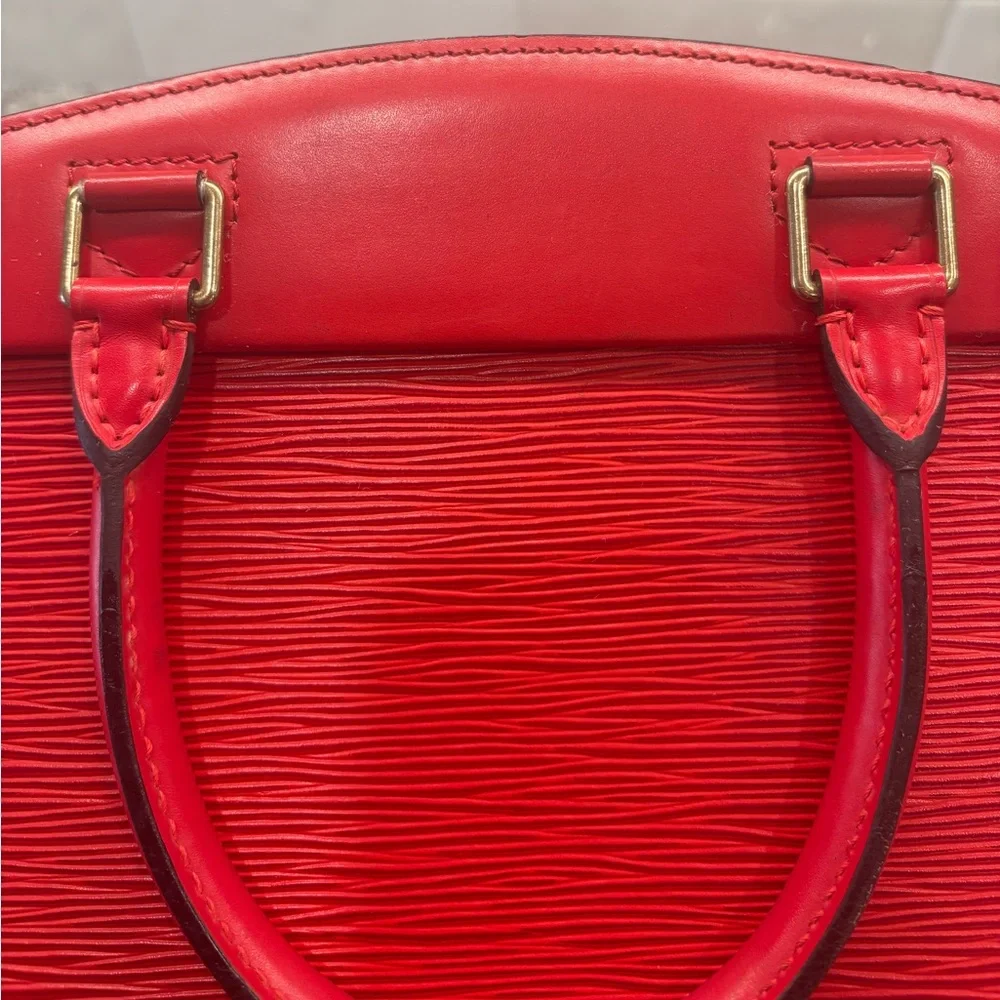 ❤️ Louis Vuitton Vintage Epi Leather Riviera Bag